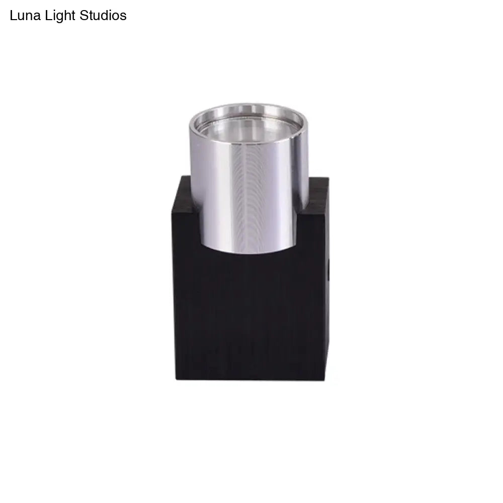 وحدة إضاءة حائط ديسكو بار LED من ديكوربايتس™ مصنوعة من الألومنيوم - صغيرة الحجم، ارتفاع 3 بوصات/4.5 بوصة | فضية | إضاءة زرقاء/صفراء/أرجوانية زاهية