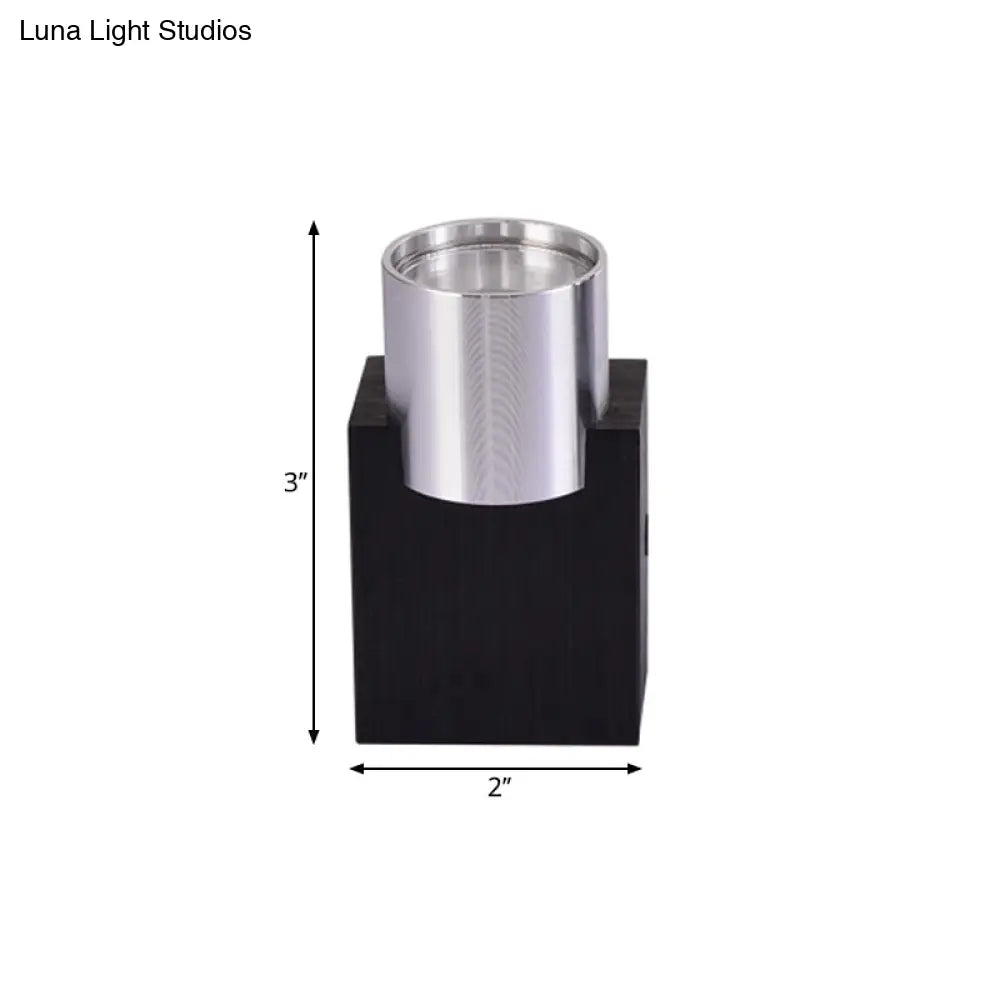 وحدة إضاءة حائط ديسكو بار LED من ديكوربايتس™ مصنوعة من الألومنيوم - صغيرة الحجم، ارتفاع 3 بوصات/4.5 بوصة | فضية | إضاءة زرقاء/صفراء/أرجوانية زاهية