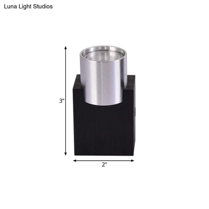 وحدة إضاءة حائط ديسكو بار LED من ديكوربايتس™ مصنوعة من الألومنيوم - صغيرة الحجم، ارتفاع 3 بوصات/4.5 بوصة | فضية | إضاءة زرقاء/صفراء/أرجوانية زاهية