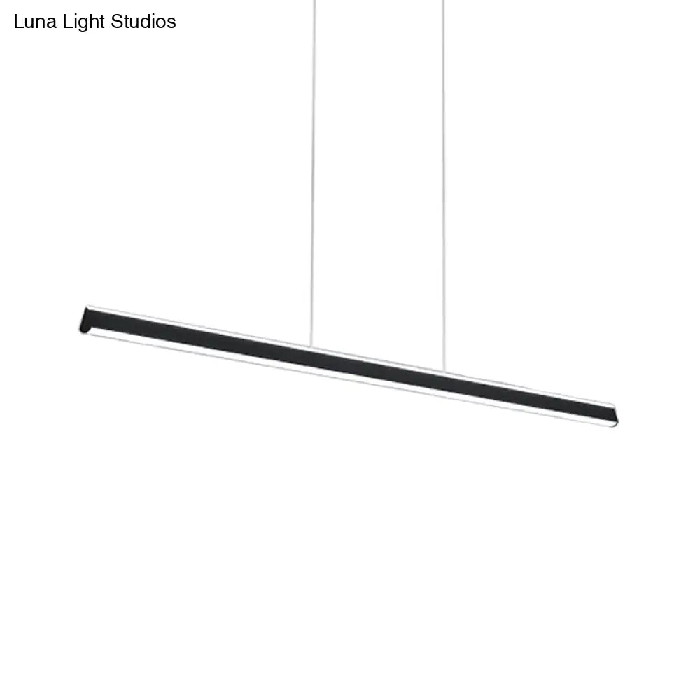 Lámpara colgante triangular LED DecorBites™ de aluminio para comedor: una luz de isla sencilla y elegante.