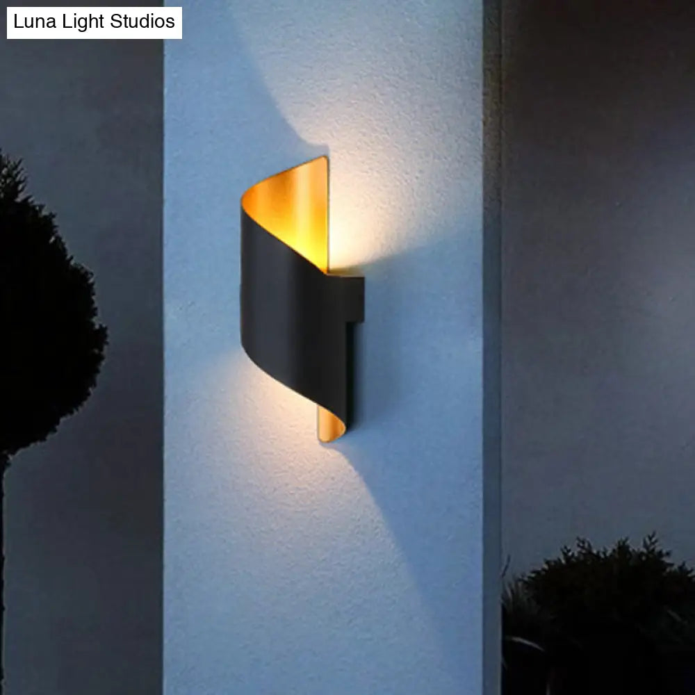 DecorBites™ Aluminum LED Wall Sconce with Spiral Design & Gold Inner in Black/White