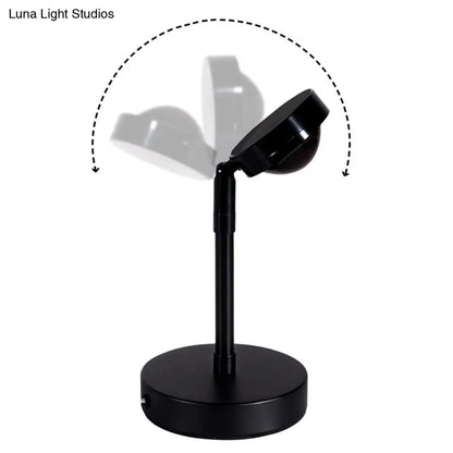 Lámpara de mesa USB de aluminio - Foco LED Sunset Glow en negro para iluminación contemporánea de dormitorios