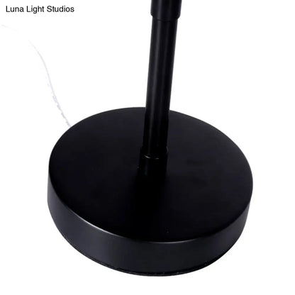 Lámpara de mesa USB de aluminio - Foco LED Sunset Glow en negro para iluminación contemporánea de dormitorios