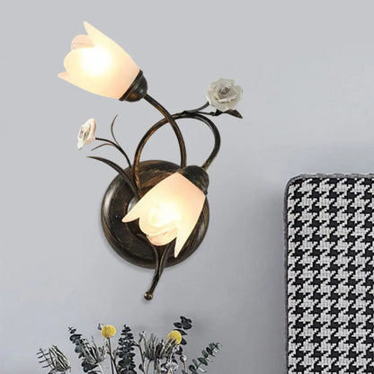 Aplique de pared American Garden Flower con acabado en bronce, pantalla de cristal esmerilado, 2 luces, izquierda/derecha