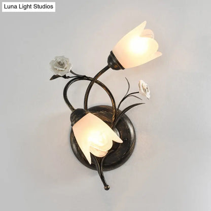 Aplique de pared American Garden Flower con acabado en bronce, pantalla de cristal esmerilado, 2 luces, izquierda/derecha