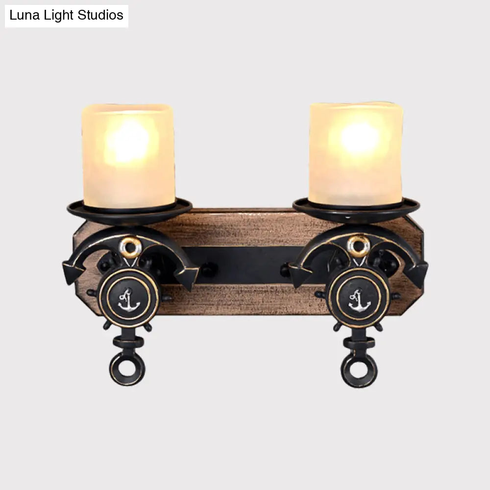 Lámpara de pared infantil con brazo articulado y pantalla de cristal opalino.