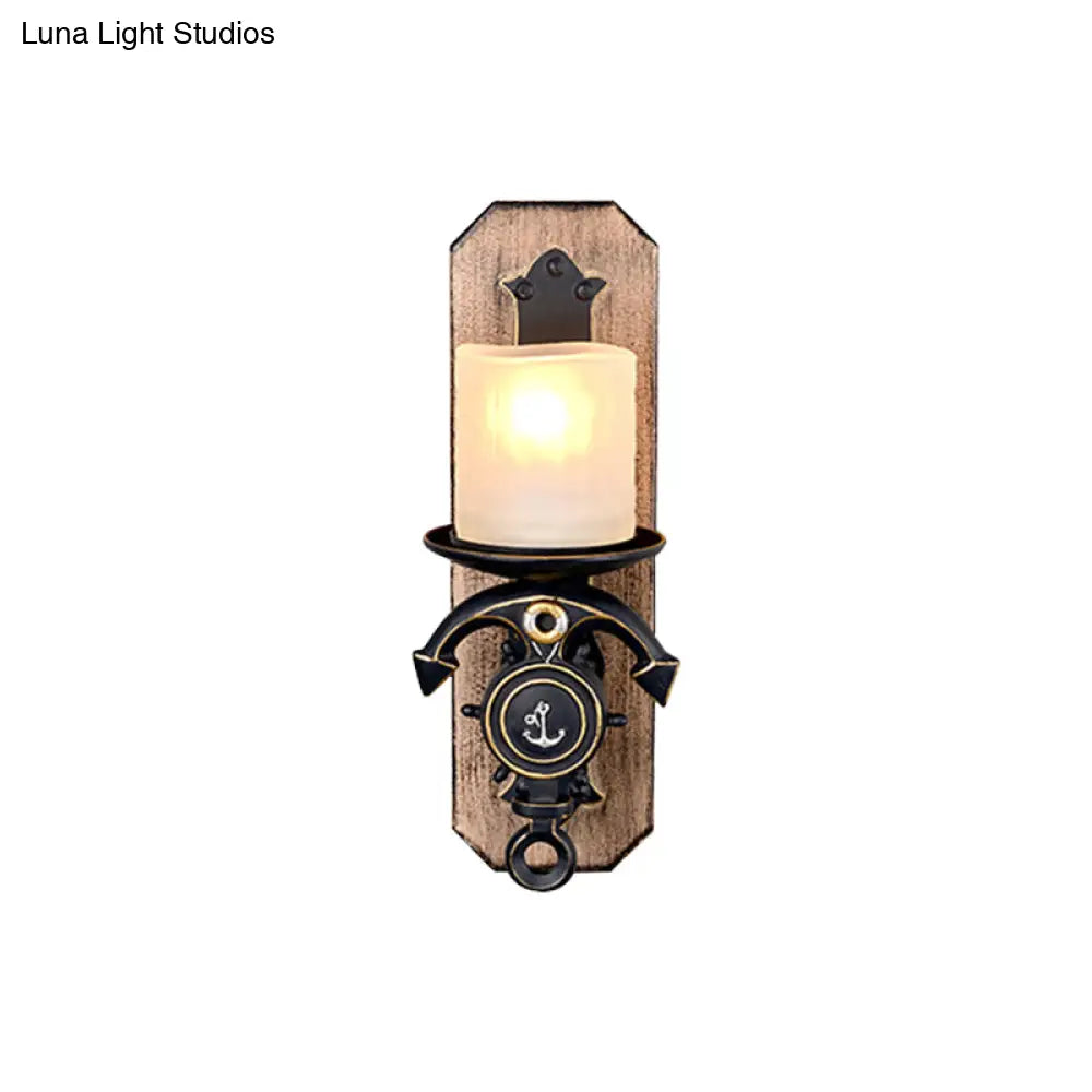 Lámpara de pared infantil con brazo articulado y pantalla de cristal opalino.