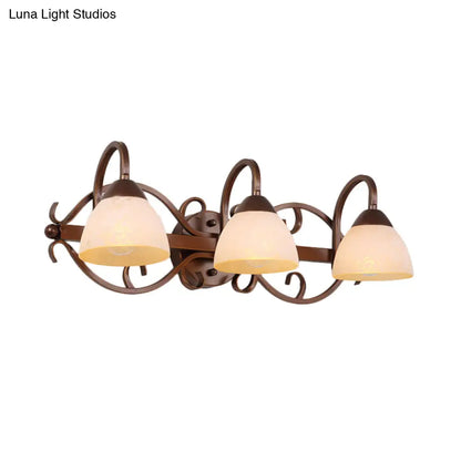 Aplique de pared antiguo de cristal beige con brazo curvo y múltiples bombillas para baño