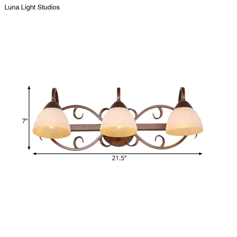 Aplique de pared antiguo de cristal beige con brazo curvo y múltiples bombillas para baño