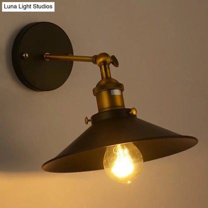 Aplique de pared metálico antiguo con pantalla cónica negra - 1 luz para pasillo
