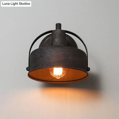 Aplique de pared antiguo de metal negro con pantalla cilíndrica/en forma de trompeta - Lámpara de pared rústica retro, 1 luz