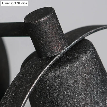 Aplique de pared antiguo de metal negro con pantalla cilíndrica/en forma de trompeta - Lámpara de pared rústica retro, 1 luz