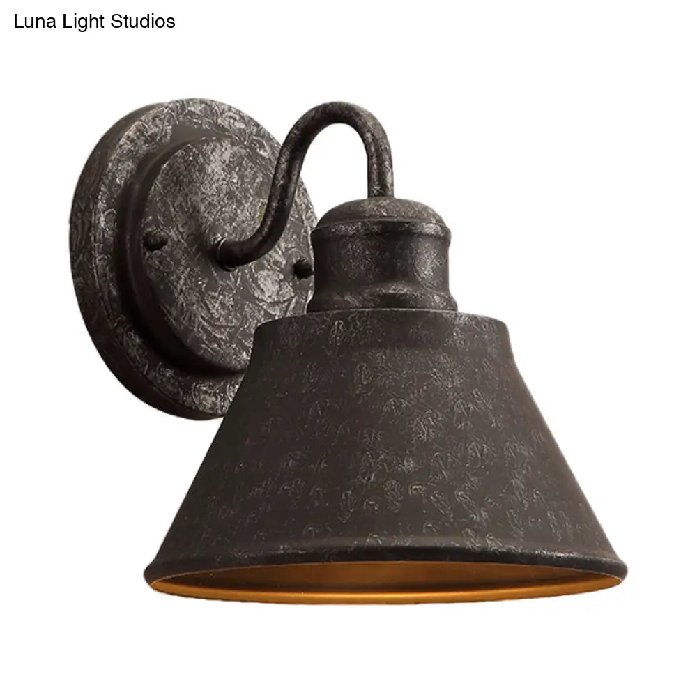 Aplique de pared antiguo de metal negro con pantalla cilíndrica/en forma de trompeta - Lámpara de pared rústica retro, 1 luz