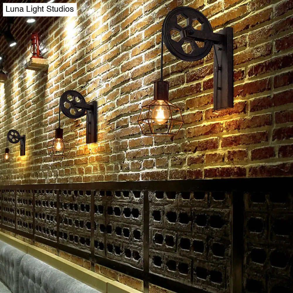 ديكوربايتس™ مصباح حائطي أسود عتيق مزود بكرة واحدة - قفص سلكي من الحديد الصناعي لإضاءة المطاعم