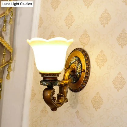 Lámpara de pared antigua con pantalla de flor - Aplique de cristal para dormitorio