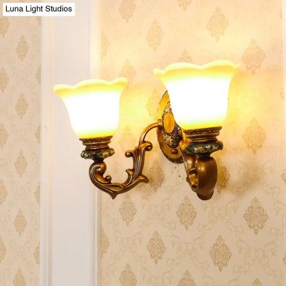 Lámpara de pared antigua con pantalla de flor - Aplique de cristal para dormitorio