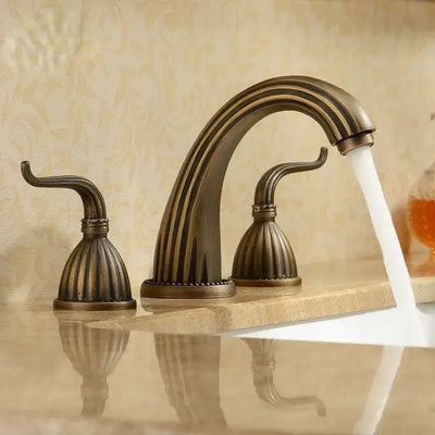 Brass Fluted Faucet Set