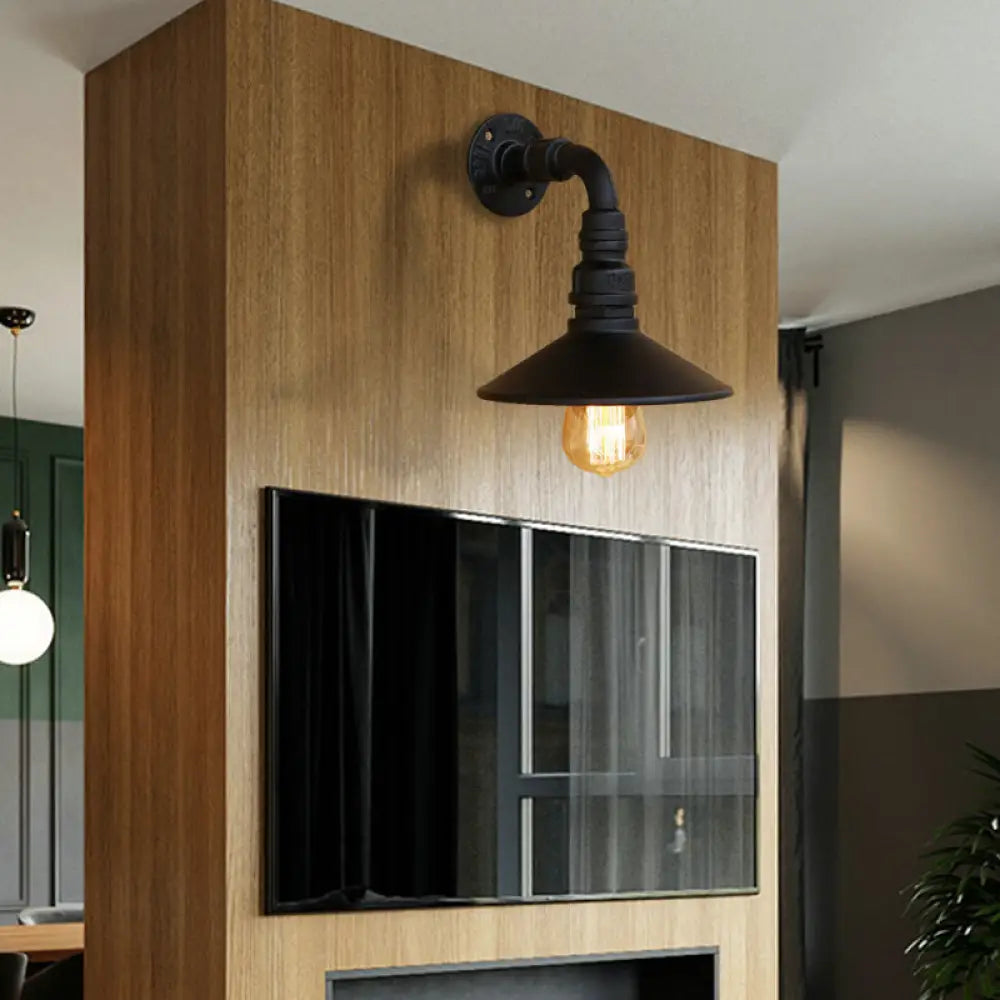 Aplique de pared cónico de latón antiguo/negro con diseño steampunk y tubo curvo