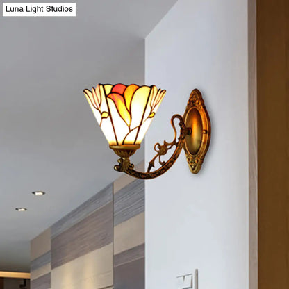 Aplique de pared floral antiguo de latón para dormitorio - Lodge Tiffany de 1 luz