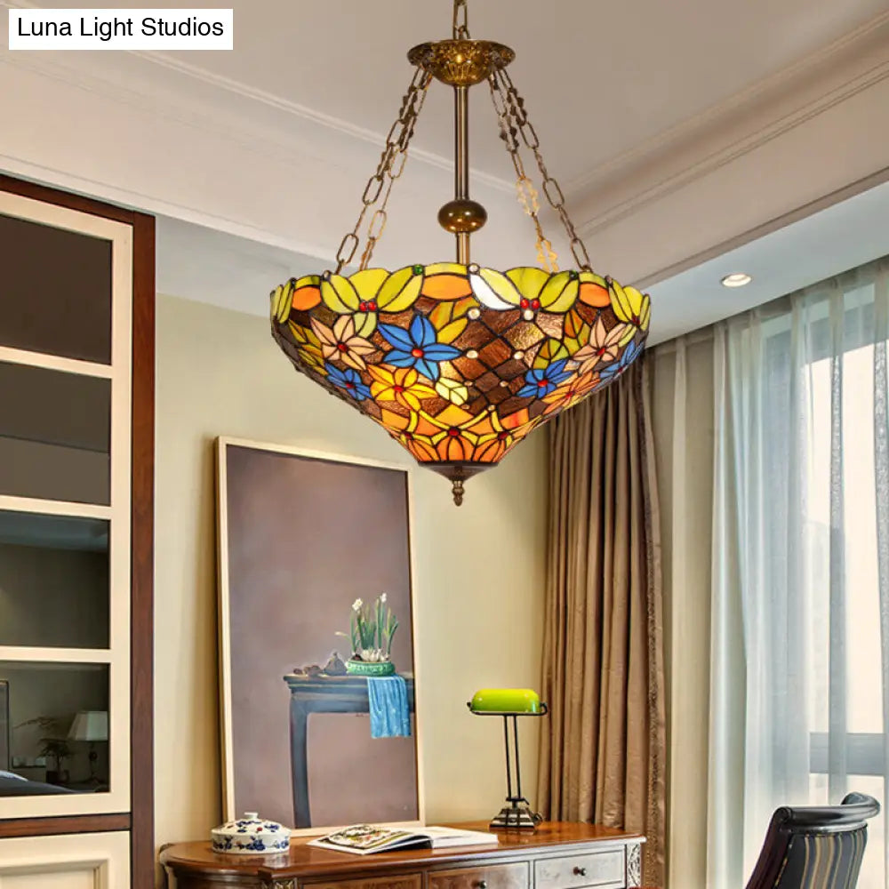 Lámpara de techo Tiffany Lodge antigua de latón con vidrieras y aplique floral colgante - 3 bombillas