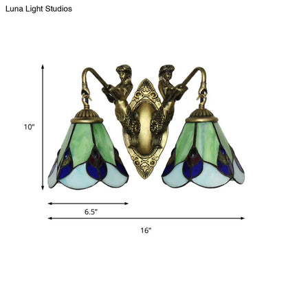 Aplique Tiffany antiguo de latón con pantalla de cristal verde en forma de flor - Iluminación de pared de doble cabezal