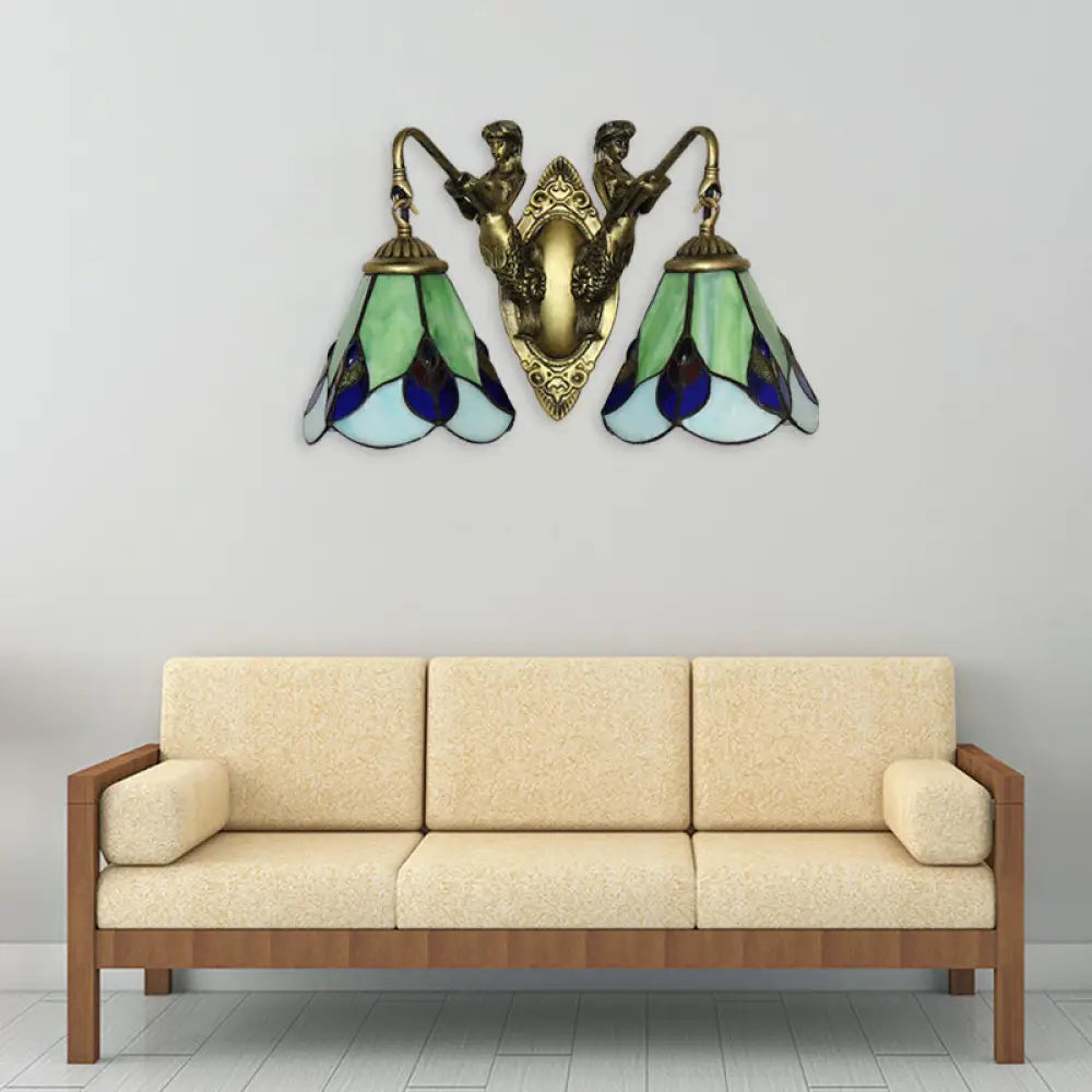 Aplique Tiffany antiguo de latón con pantalla de cristal verde en forma de flor - Iluminación de pared de doble cabezal