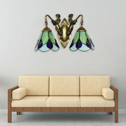 Aplique Tiffany antiguo de latón con pantalla de cristal verde en forma de flor - Iluminación de pared de doble cabezal