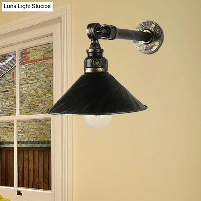 Aplique de pared antiguo de latón, estilo vintage, ideal para restaurantes. Pantalla cónica de metal, para una bombilla.