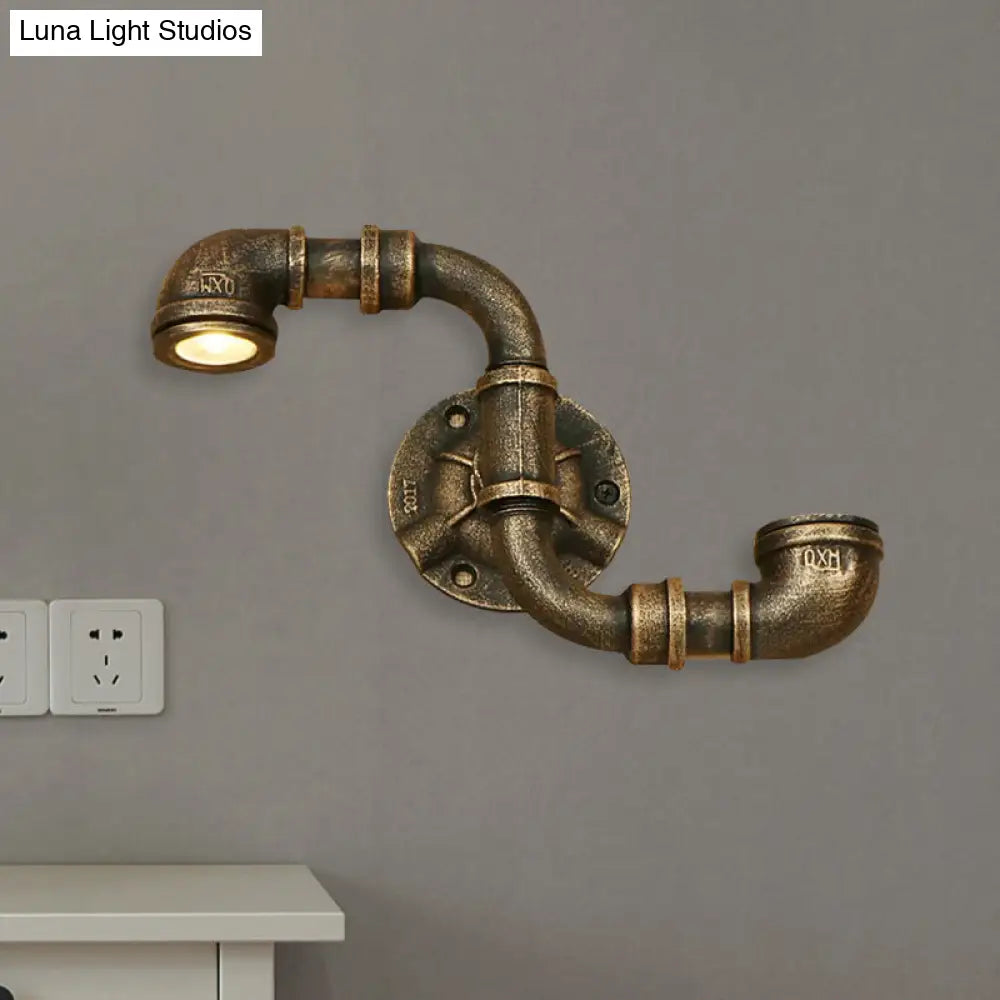 Aplique de pared antiguo de bronce con forma de S - Iluminación rústica industrial de 2 luces para escalera