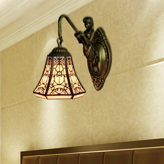 Aplique de pared antiguo de bronce Tiffany con cristal blanco