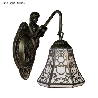 Aplique de pared antiguo de bronce Tiffany con cristal blanco