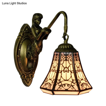 Aplique de pared antiguo de bronce Tiffany con cristal blanco