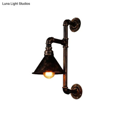 ديكوربايتس™ مصباح حائط برونزي عتيق بتصميم مخروطي صناعي وحامل حديدي برأس واحد