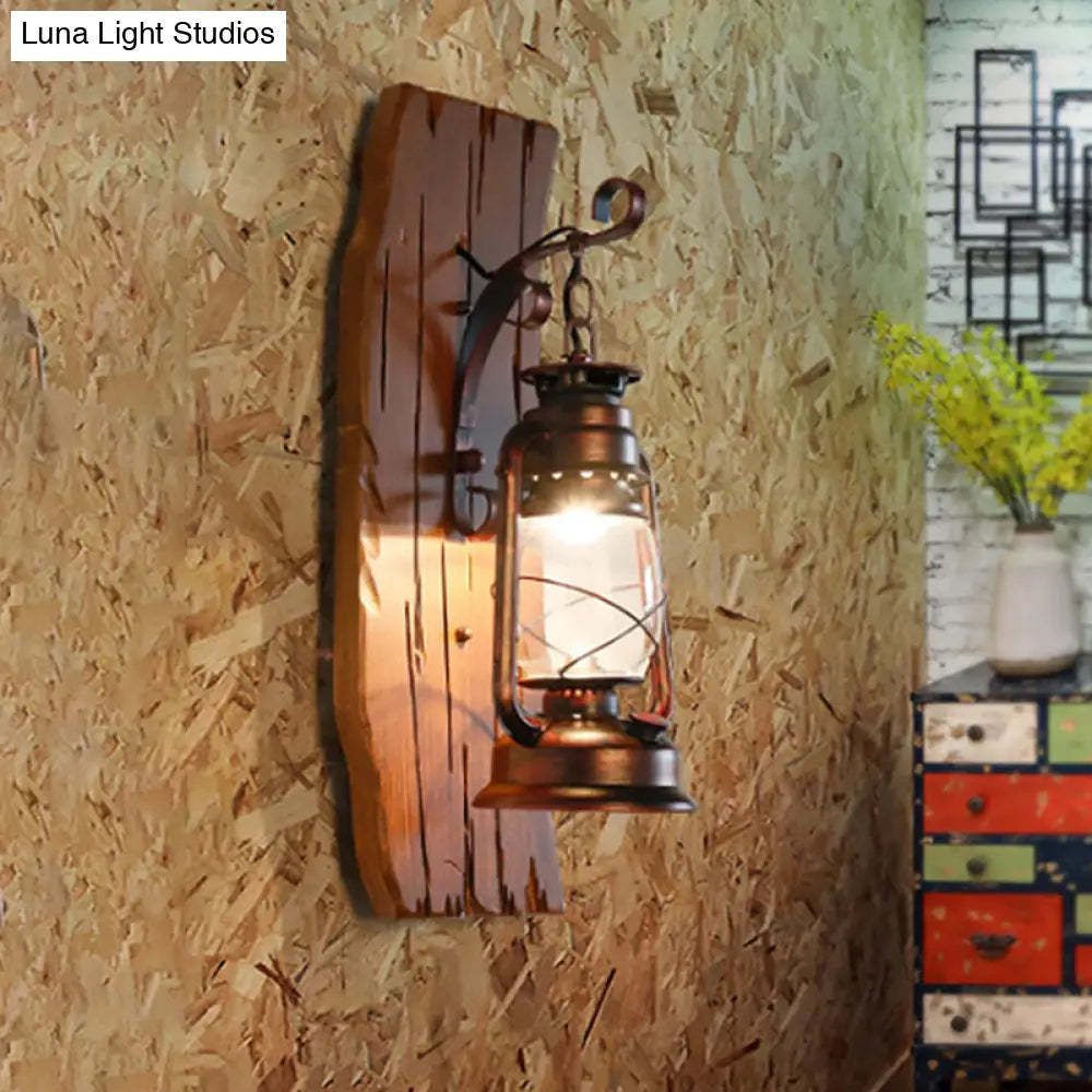 Lámpara de pared antigua de cristal transparente para queroseno con placa trasera de madera - Lámpara de pared rústica