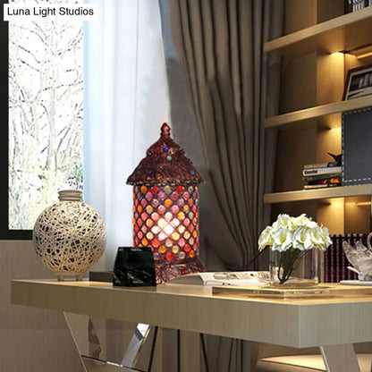 Lámpara de mesilla de noche Pavilion de cobre antiguo: elegante pieza de metal para estudio o mesilla de noche.