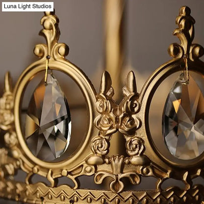 Lámpara de mesilla de noche antigua Crown Crystal - Lámpara de mesa dorada de una sola bombilla para el dormitorio