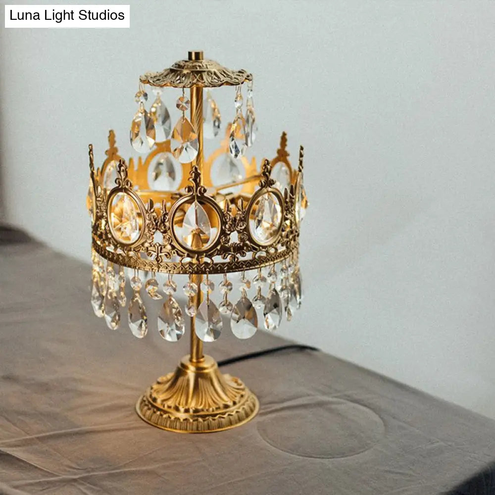 Lámpara de mesilla de noche antigua Crown Crystal - Lámpara de mesa dorada de una sola bombilla para el dormitorio