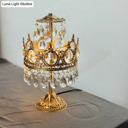 Lámpara de mesilla de noche antigua Crown Crystal - Lámpara de mesa dorada de una sola bombilla para el dormitorio
