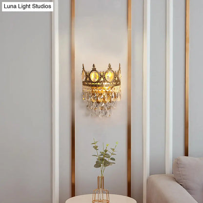 Aplique de pared antiguo dorado con forma de corona para salón, con detalles de cristal en forma de lágrima - Aplique metálico de 3 bombillas