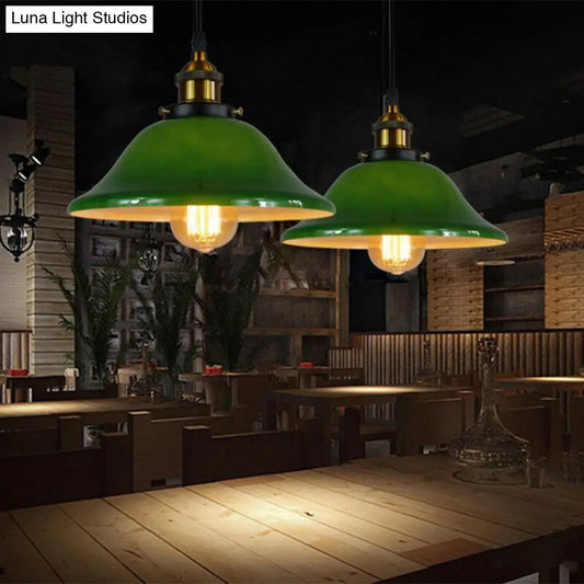 Lámpara colgante de latón con una luz, cristal verde antiguo y polea ajustable – Ideal para el salón