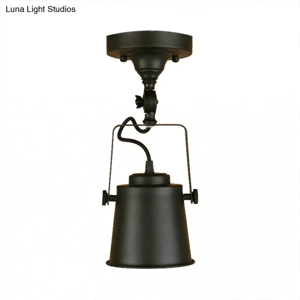 Lámpara de techo DecorBites™ con pantalla de cubo de metal antiguo - Lámpara colgante semiempotrada giratoria para salas de estar - 1 bombilla, negro/óxido