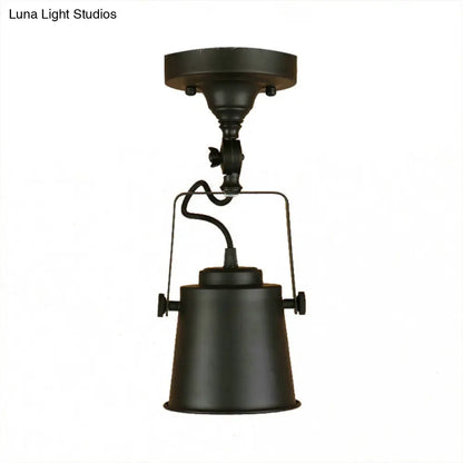 Lámpara de techo DecorBites™ con pantalla de cubo de metal antiguo - Lámpara colgante semiempotrada giratoria para salas de estar - 1 bombilla, negro/óxido