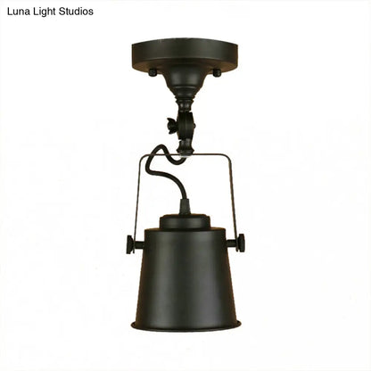 Lámpara de techo DecorBites™ con pantalla de cubo de metal antiguo - Lámpara colgante semiempotrada giratoria para salas de estar - 1 bombilla, negro/óxido