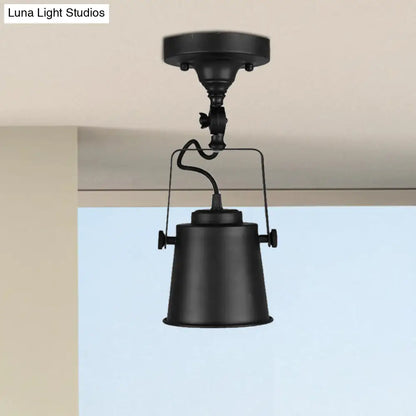 Lámpara de techo DecorBites™ con pantalla de cubo de metal antiguo - Lámpara colgante semiempotrada giratoria para salas de estar - 1 bombilla, negro/óxido