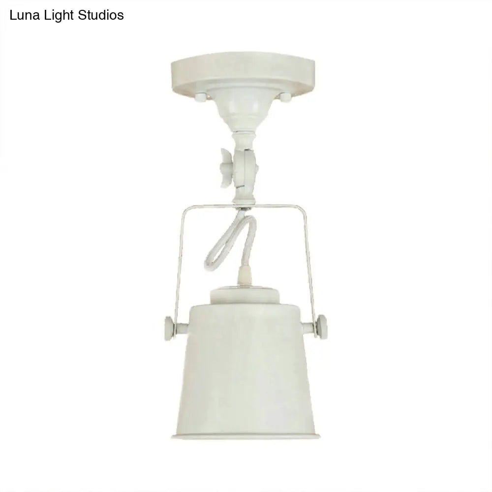 Lámpara de techo DecorBites™ con pantalla de cubo de metal antiguo - Lámpara colgante semiempotrada giratoria para salas de estar - 1 bombilla, negro/óxido