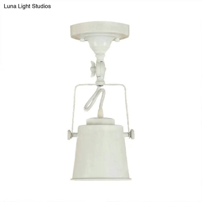 Lámpara de techo DecorBites™ con pantalla de cubo de metal antiguo - Lámpara colgante semiempotrada giratoria para salas de estar - 1 bombilla, negro/óxido