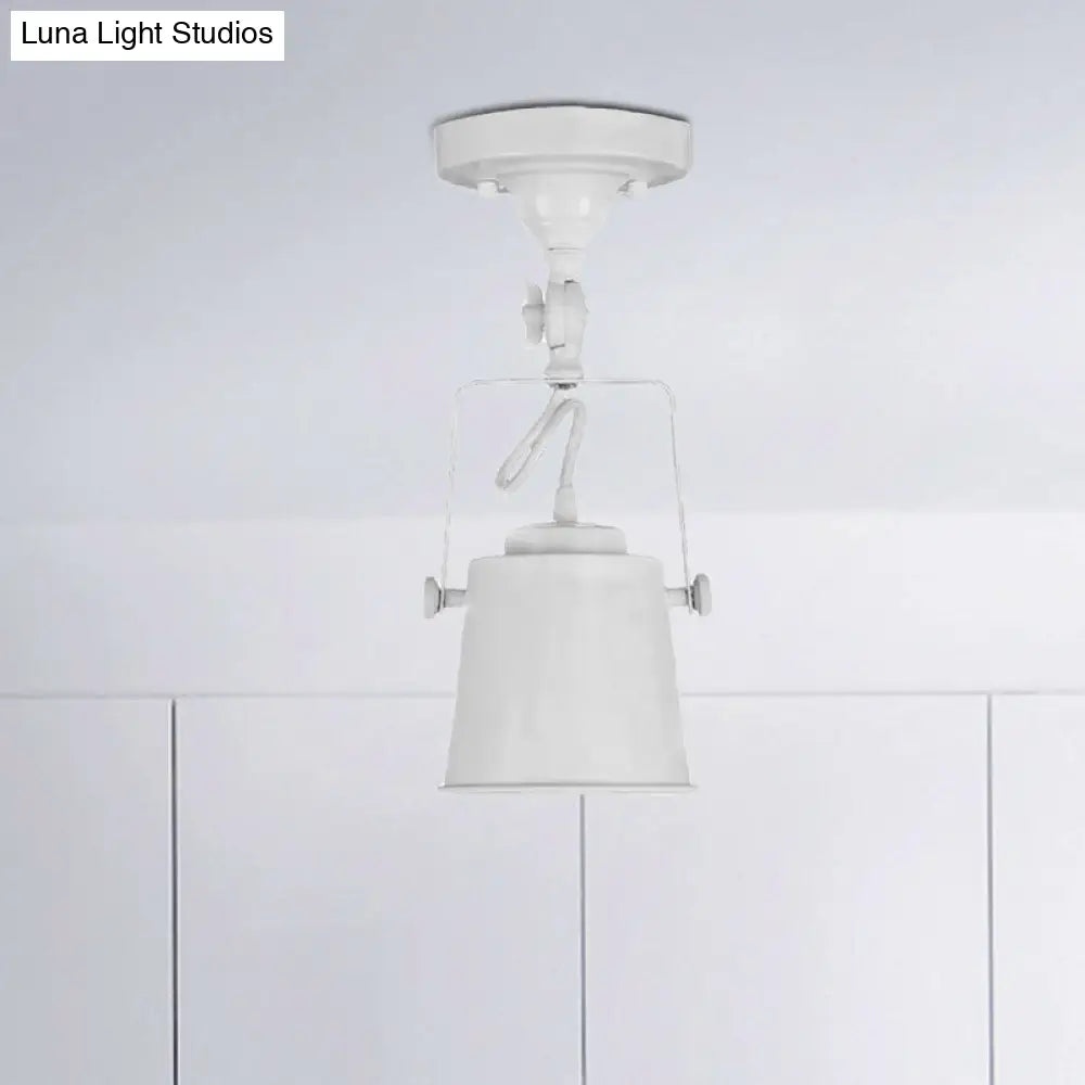 Lámpara de techo DecorBites™ con pantalla de cubo de metal antiguo - Lámpara colgante semiempotrada giratoria para salas de estar - 1 bombilla, negro/óxido