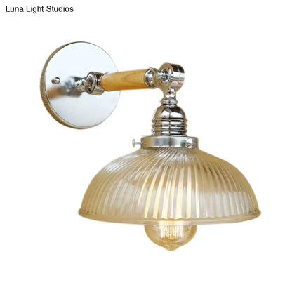 Aplique de pared antiguo de cristal acanalado con brazo de madera para salón o pasillo