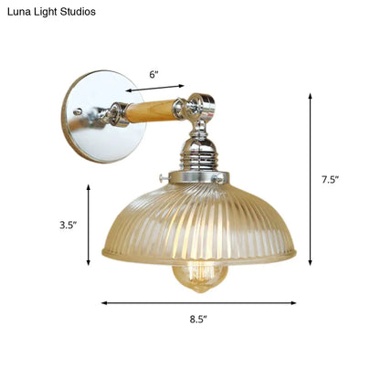 Aplique de pared antiguo de cristal acanalado con brazo de madera para salón o pasillo