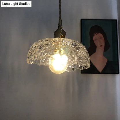 Lámpara colgante antigua con pantalla y cristal transparente martillado: perfecta para el comedor.